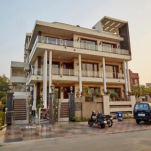 Bed & Breakfast Kapoor Residency